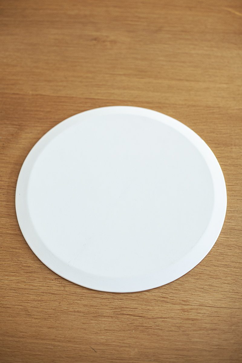 Engraved platter round